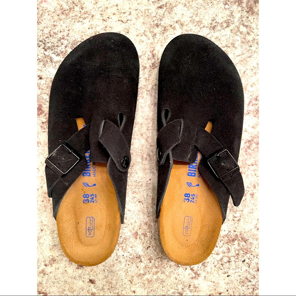 Birkenstock black suede Boston clog, Size 38 (7-8).